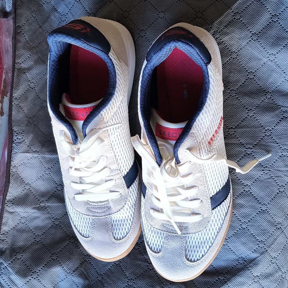 Sketchers shoes